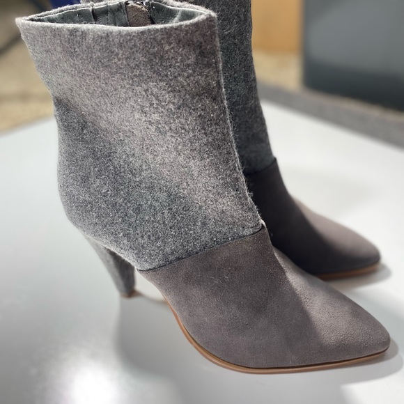 Matiko Grey Wool Leather Pointed Toe Woman’s Heel Zip Side Boots NWOT Size 11 - Picture 3 of 13